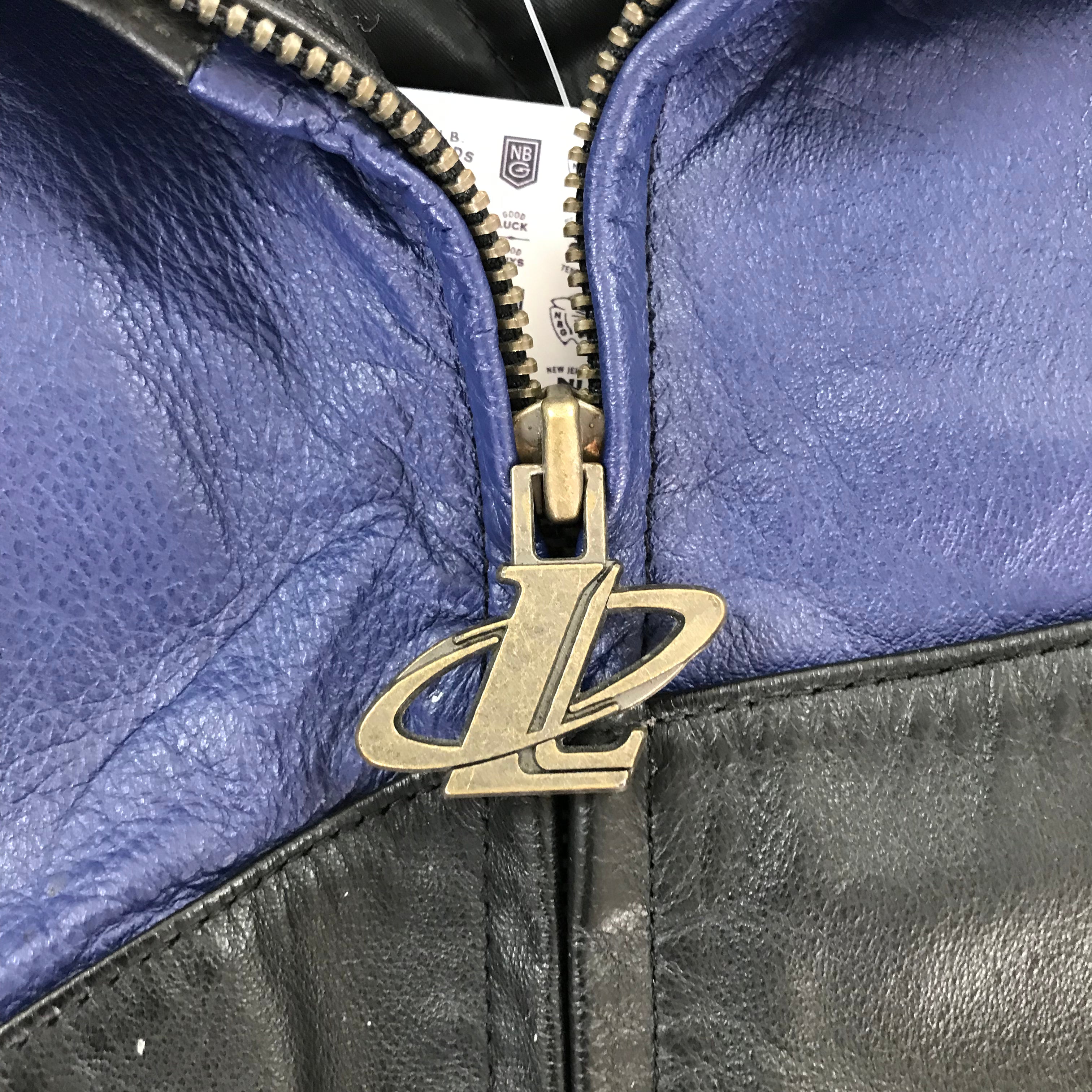 90s Logo Athletic Sharktooth Dallas Cowboys Genuine Leather Jacket - L