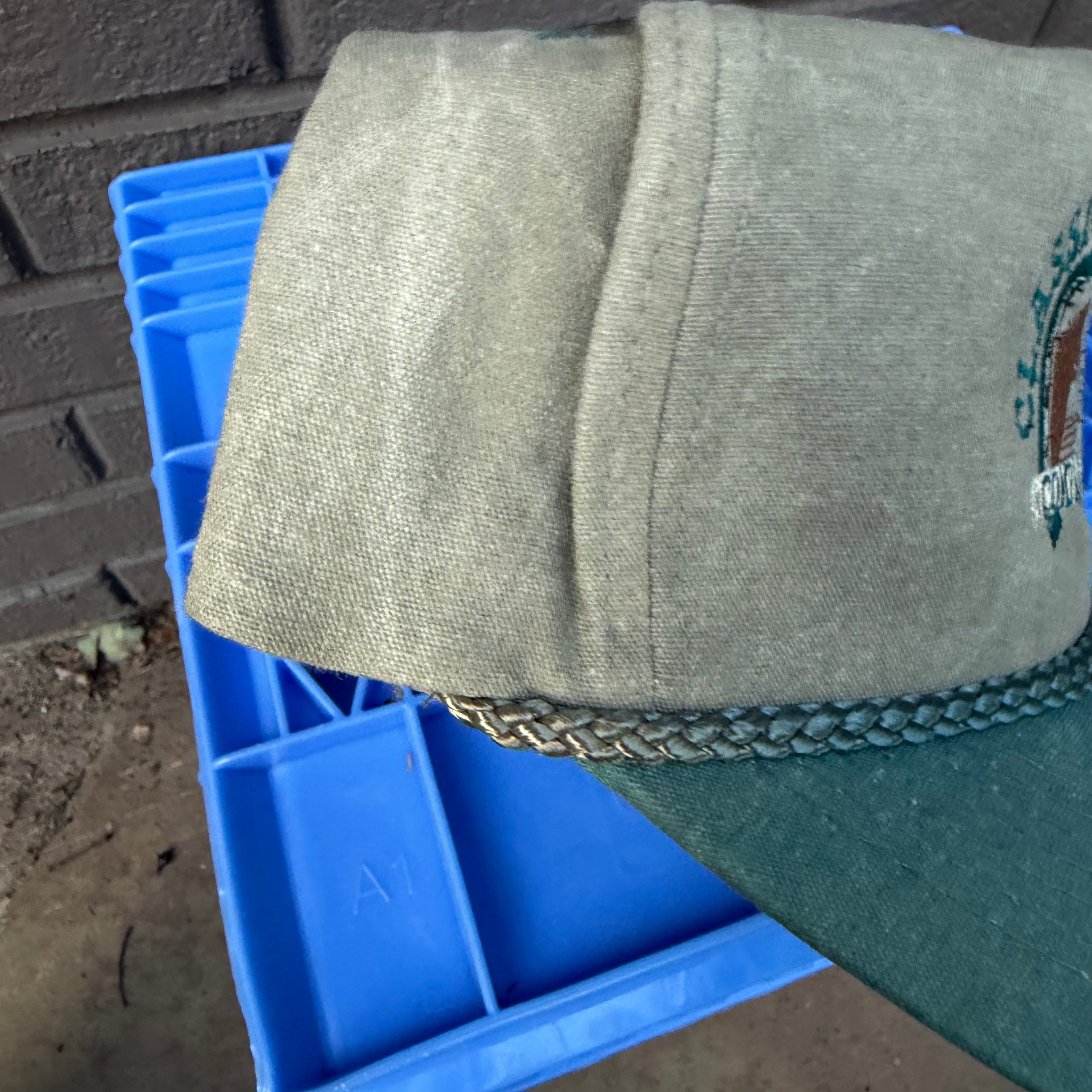 DEADSTOCK 90s Two-Tone Stonewash Classic Cattle Company Snapback